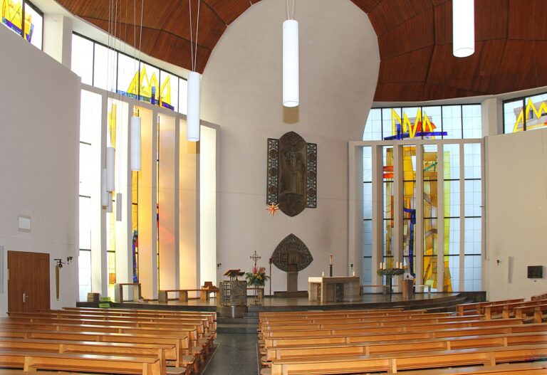 1280px Innenansicht der St. Marienkirche1 768x527