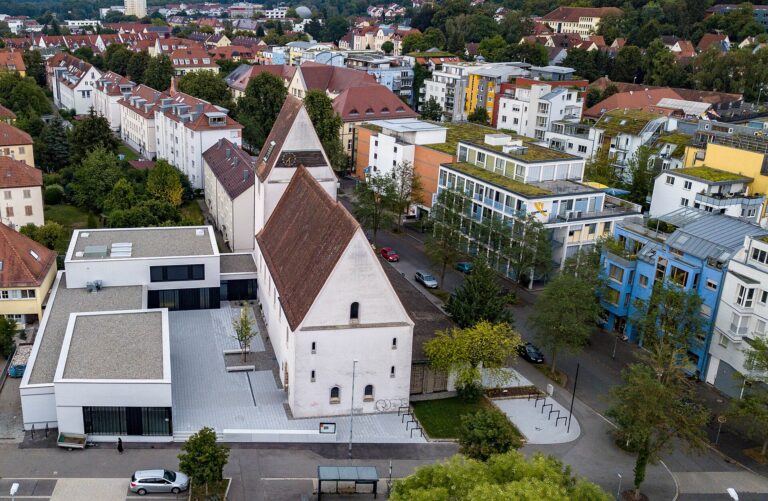 1920px St. Michael Tubingen aus der Luft 20181 768x501